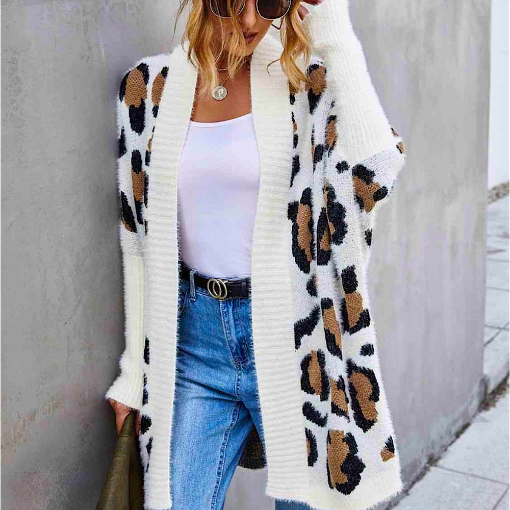 🍒BOGO50%🍒🆕🌿C+D+M: CREAM Fuzzy Animal Print Cardigan SMALL LARGE